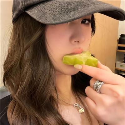 我和他都是新郎。高清封面