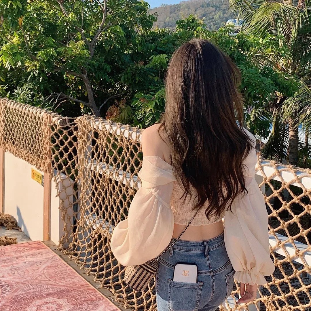 美女与怪物高清封面